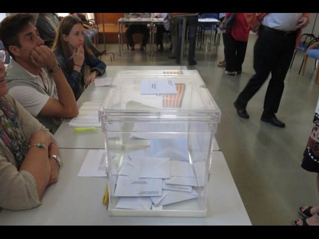 quien cuenta los votos en una mesa electoral